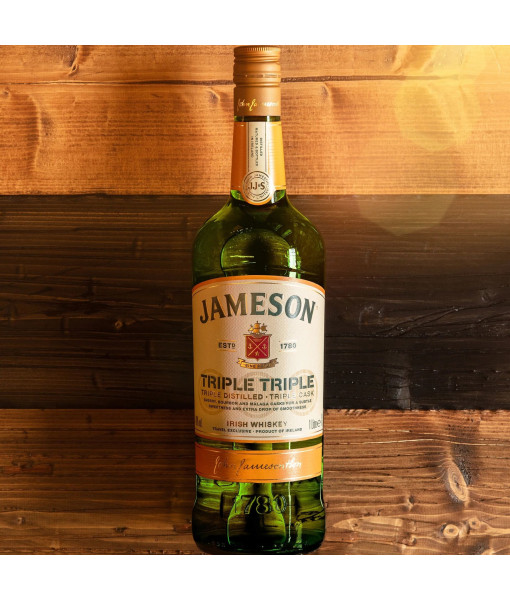 Jameson Triple Triple Distilled Irish Whiskey<br>Whiskey irlandais   |   1 L   |   Irlande